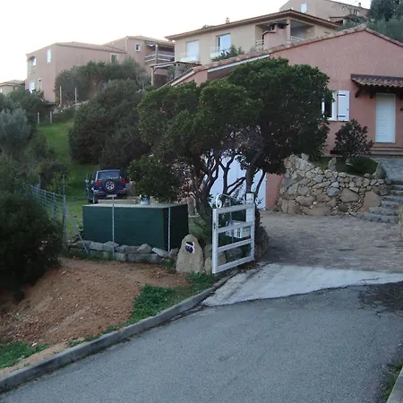 Villa Individuelle Avec Jardin *